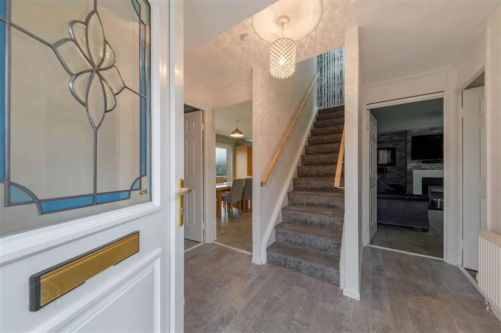 33 Woodside View 2 of 14