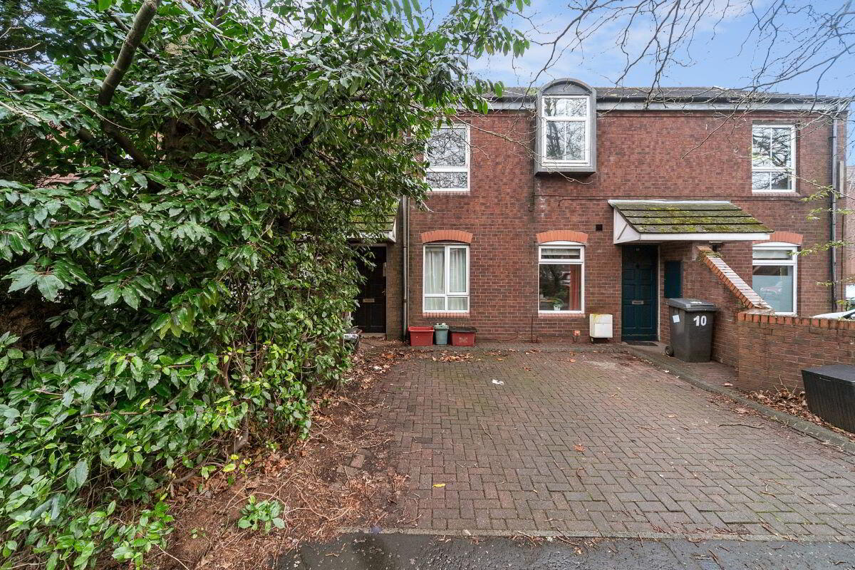 8 Salisbury Court 1 of 14