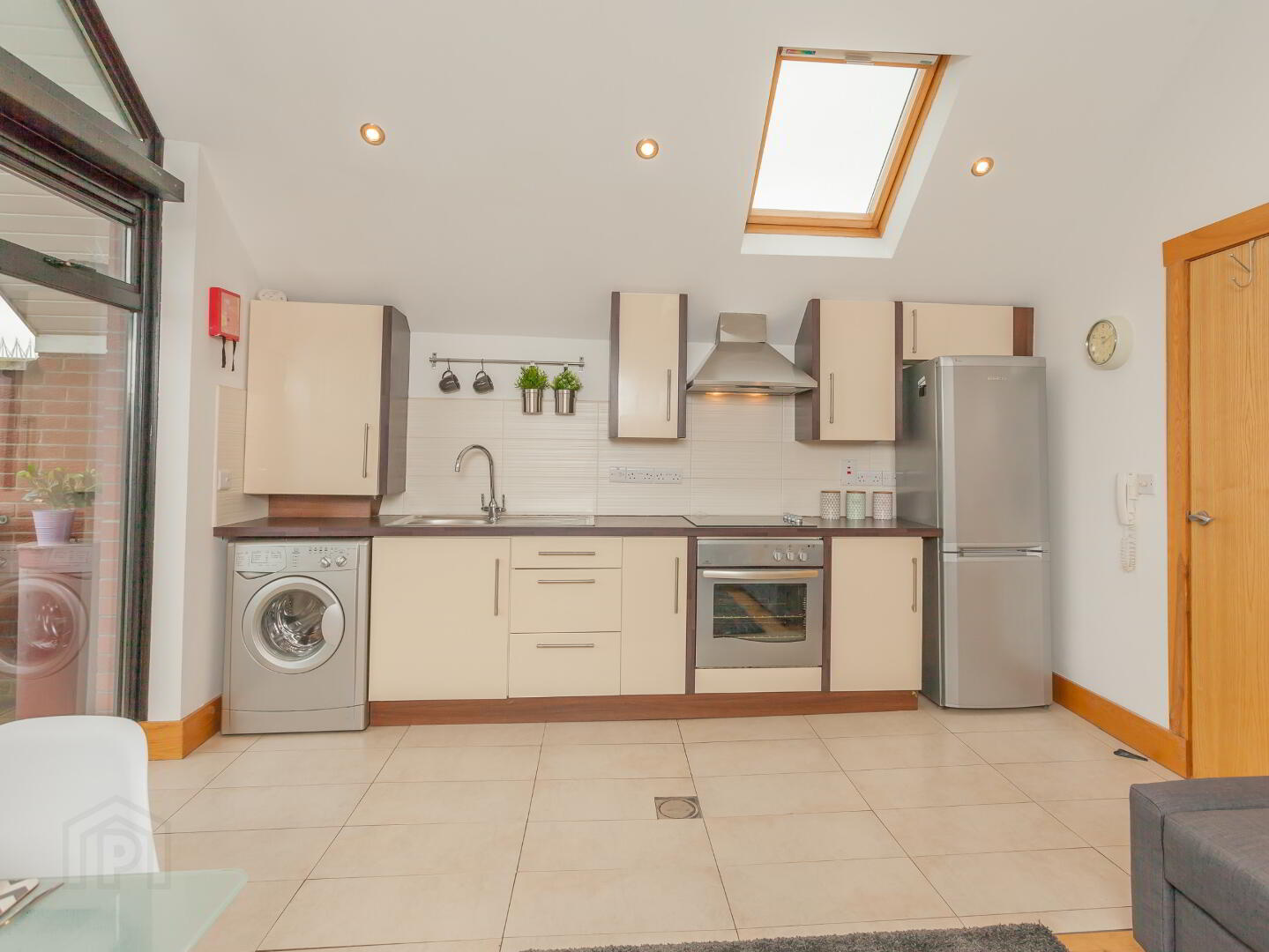 Unit C, 68 Cromwell Road 1 of 28