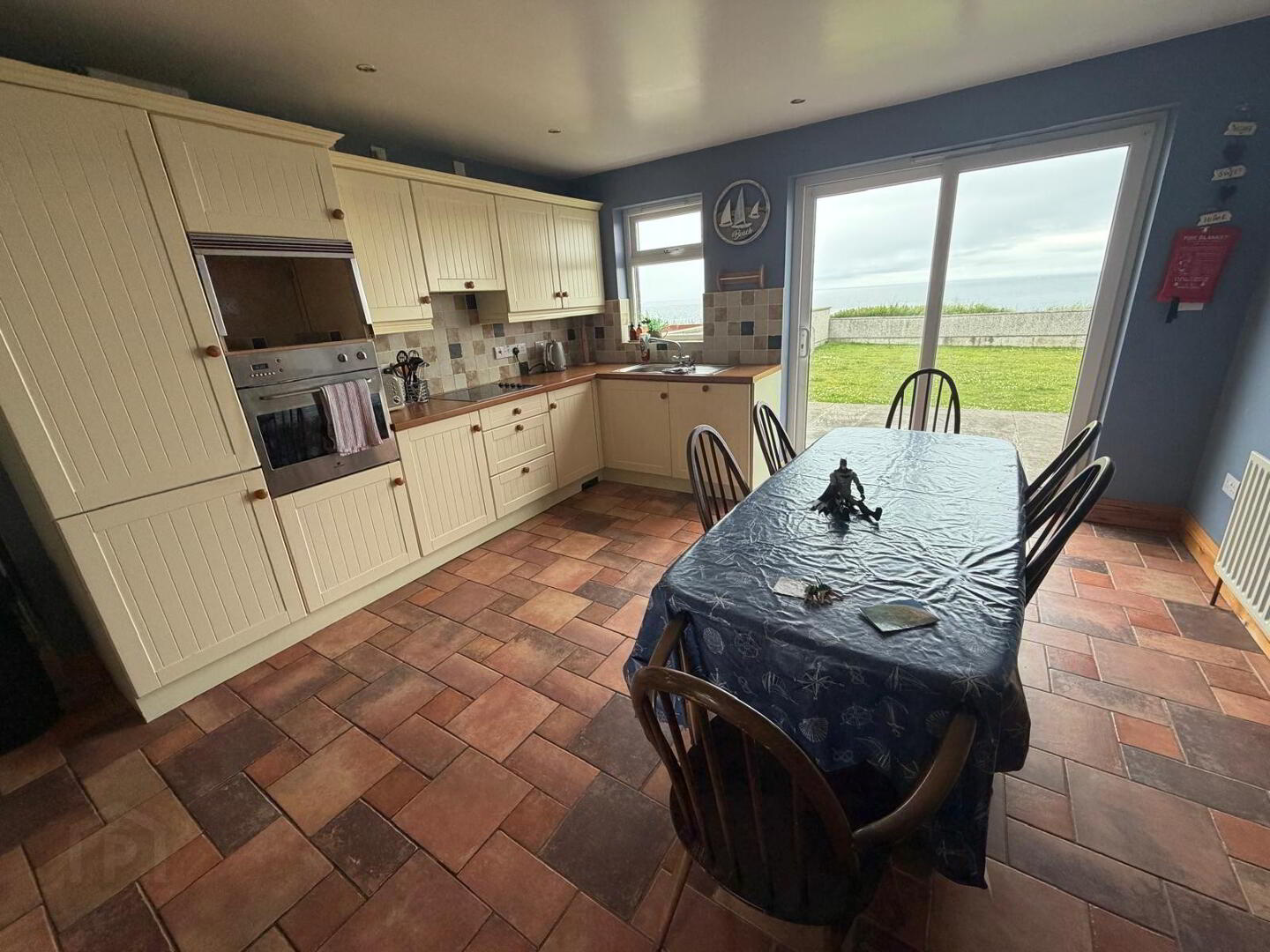 7 Ballyreagh Road (Term Time Let) 2 of 17
