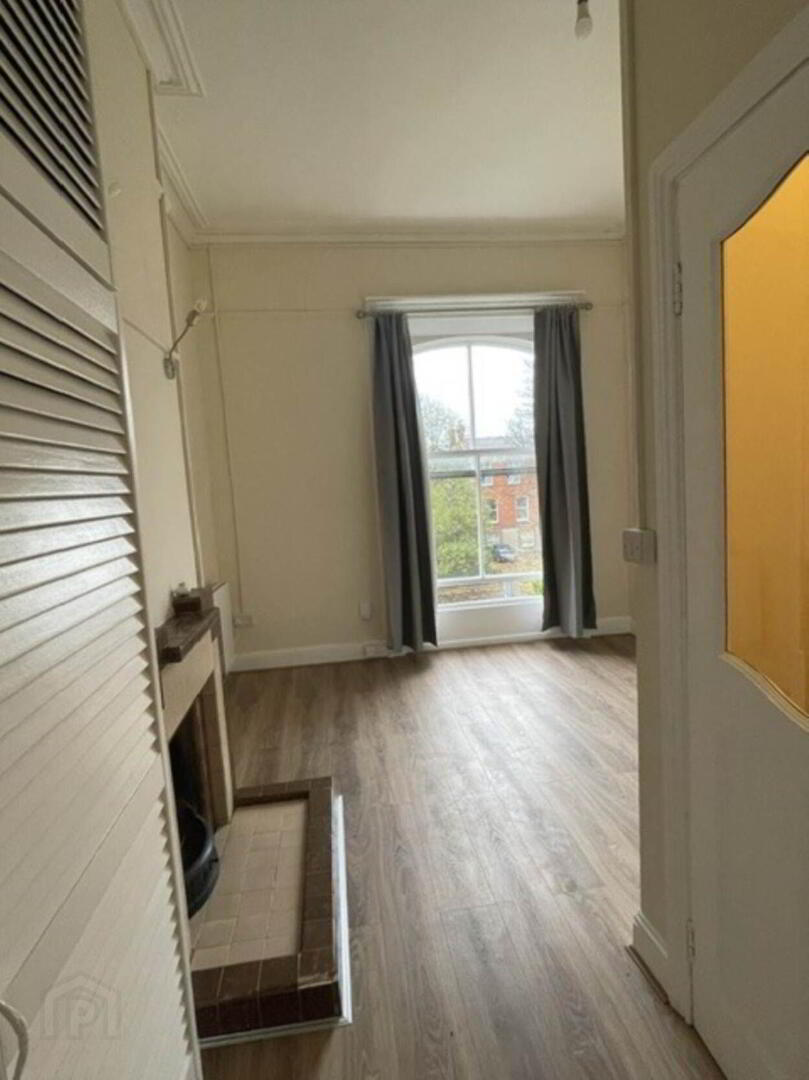 Flat 4, Studio 3 of 11