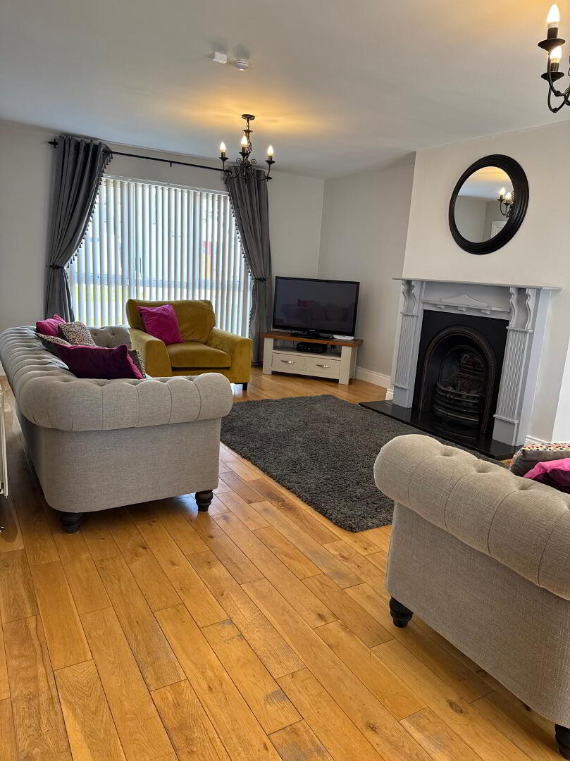 19 Fairfield Road ( Short Term, 8 Months) 3 of 13