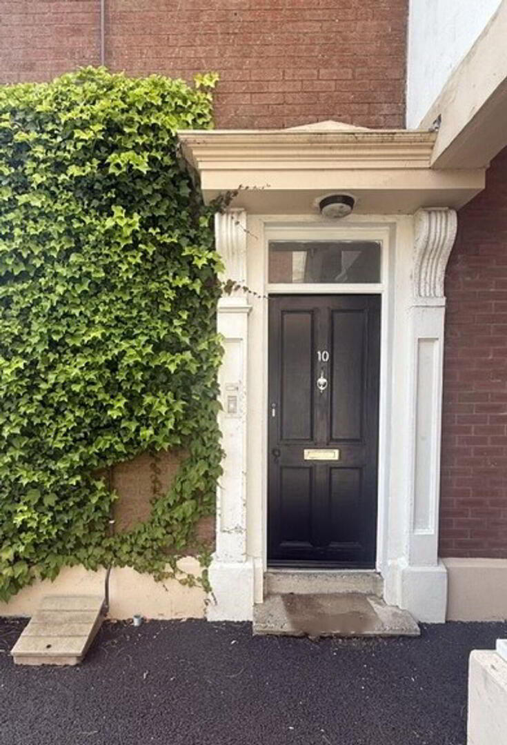 10 Ashbourne Court, 225 - 227 Belmont Road 3 of 21