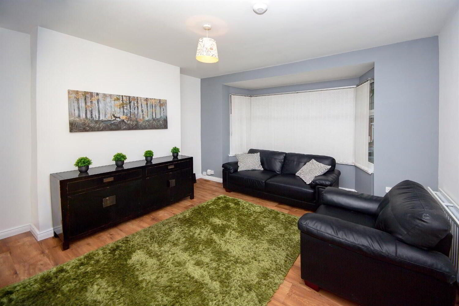 Room 3, 46 Wellesley Avenue 2 of 11