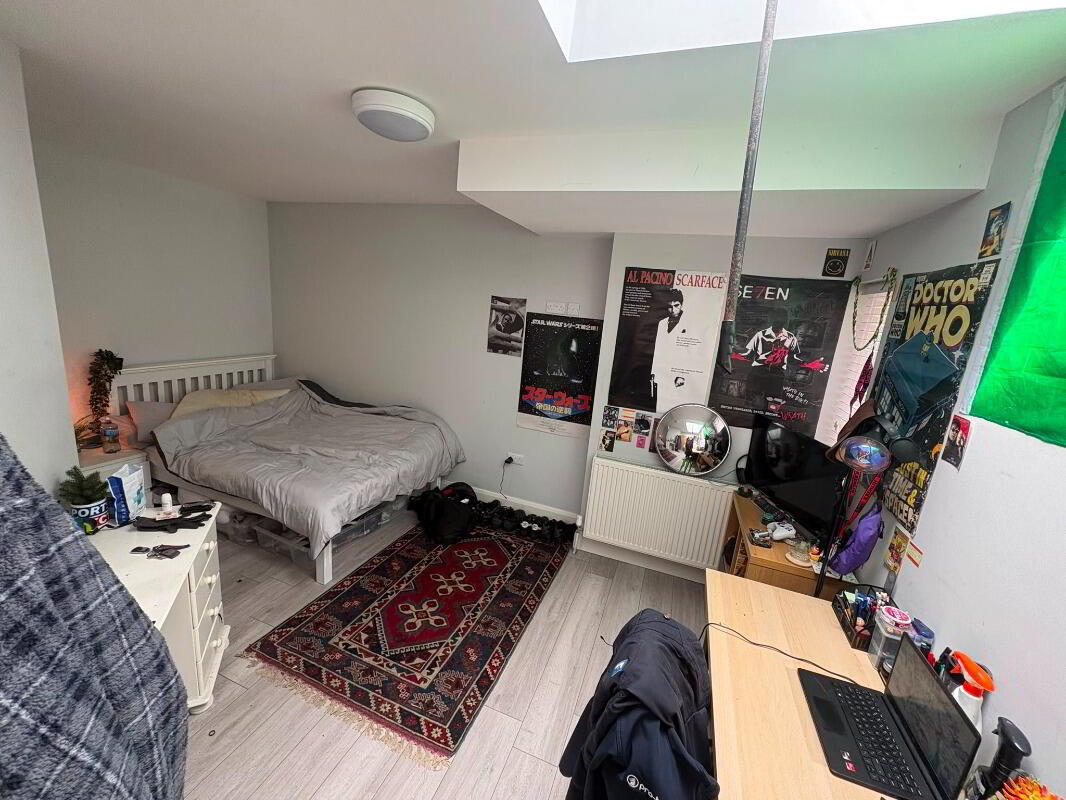 Apt 3, 23 Fitzroy Avenue 8 of 9
