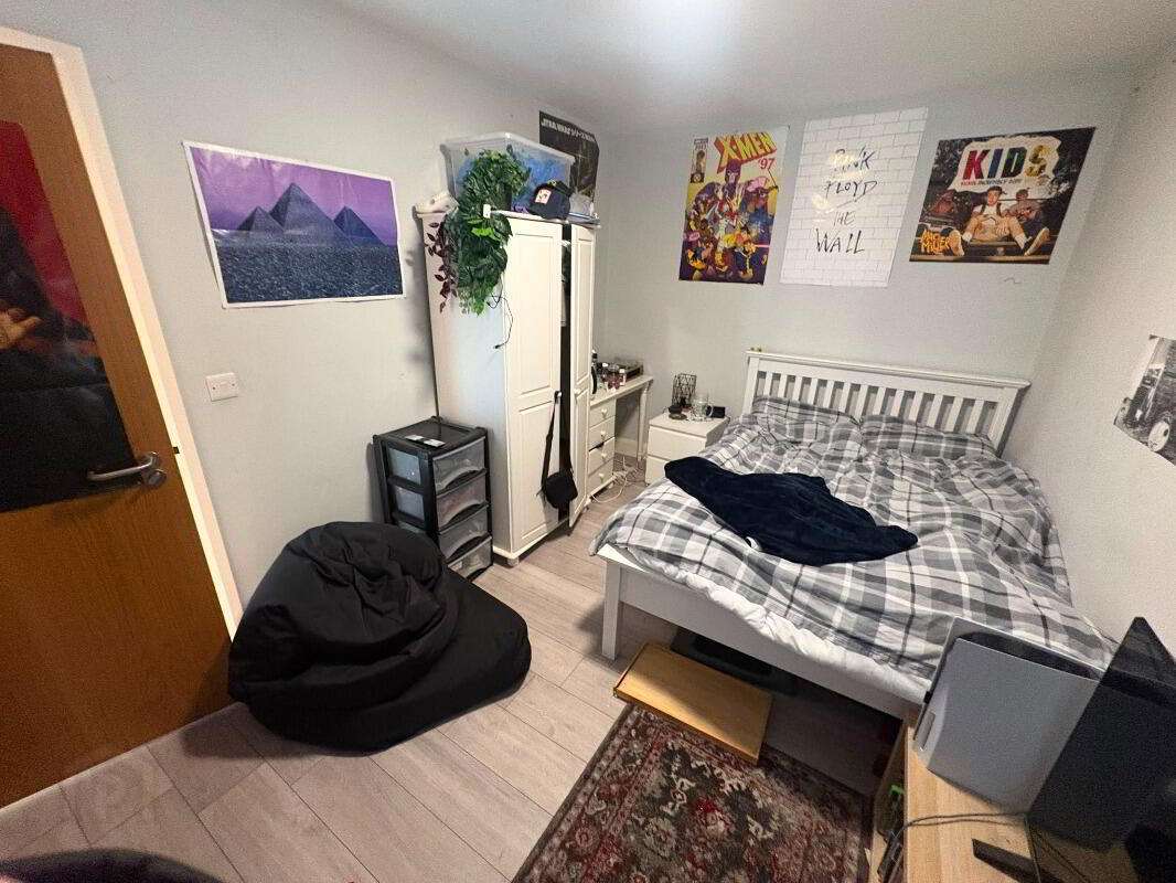 Apt 3, 23 Fitzroy Avenue 9 of 9