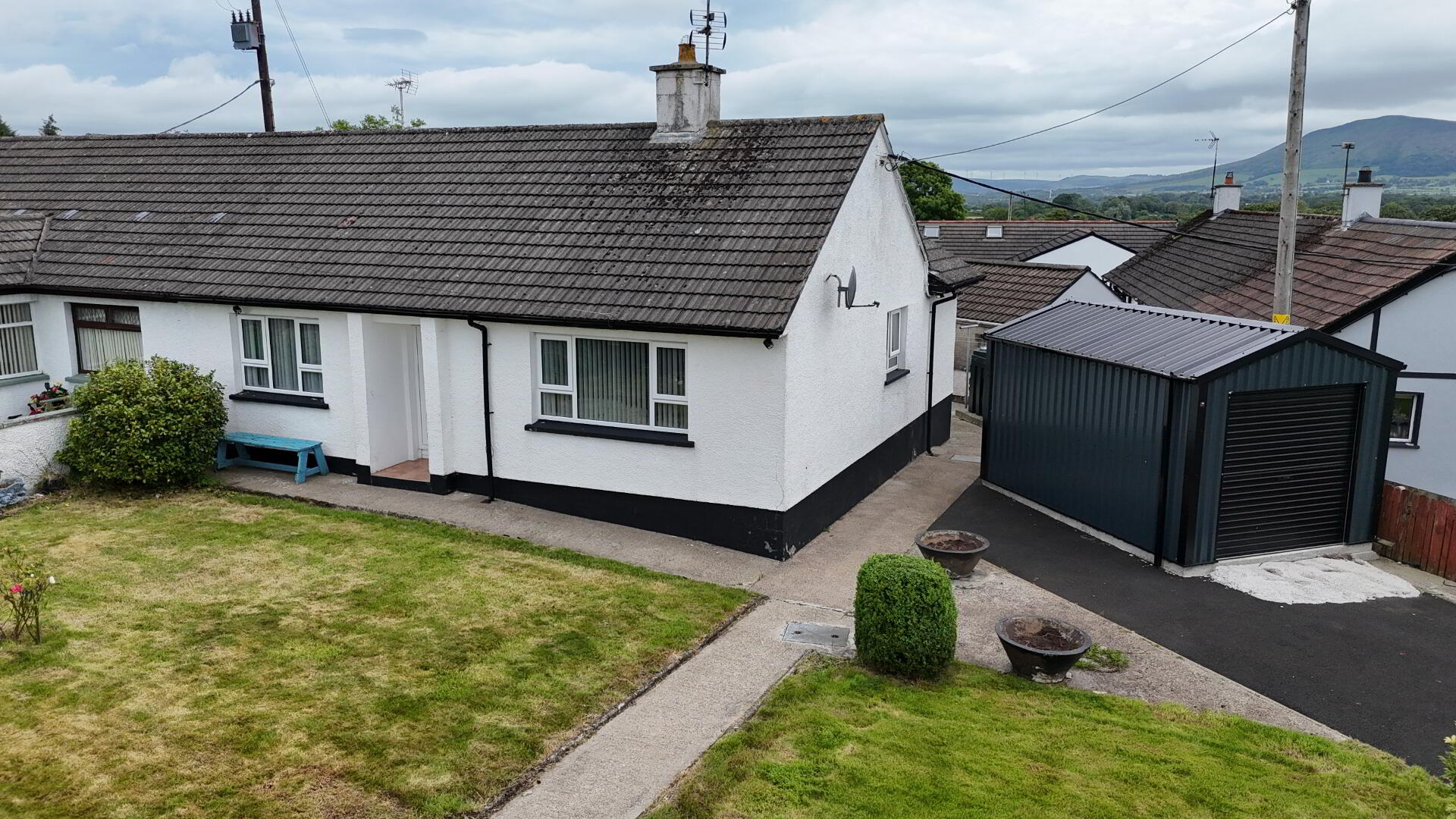 6 Dernaflaw Cottages 1 of 21