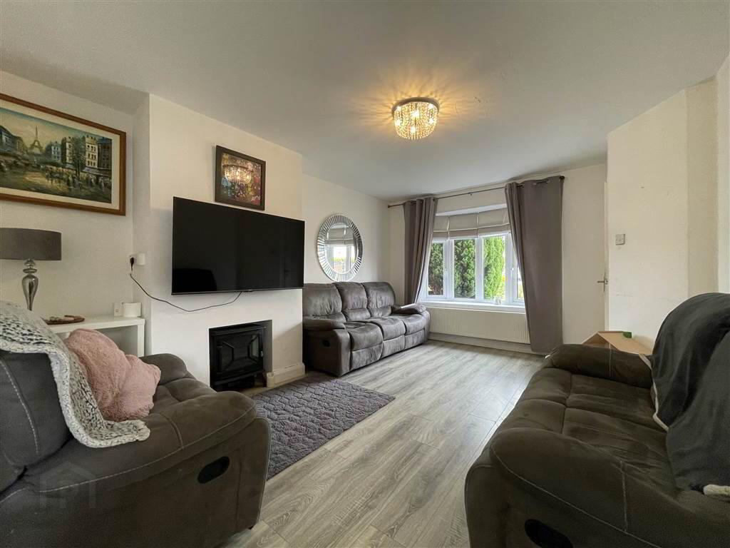 14 Lagmore Grove 3 of 19