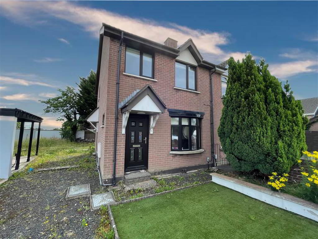 14 Lagmore Grove 2 of 19