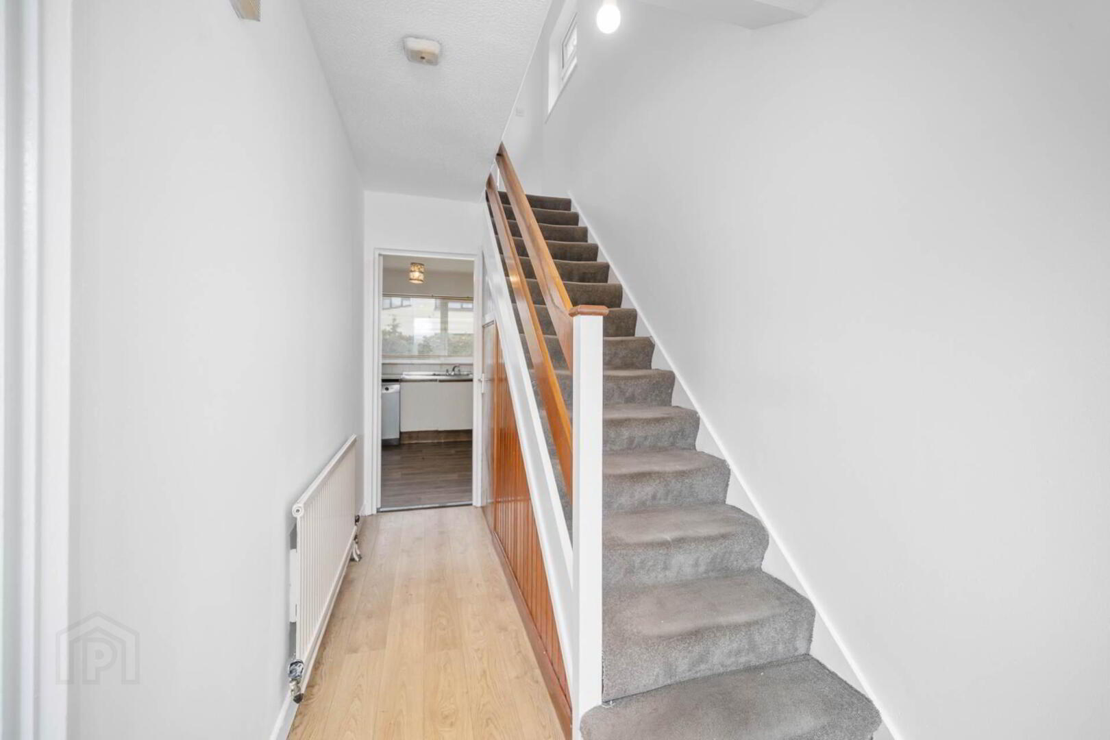 6 Crestwood Green 2 of 22