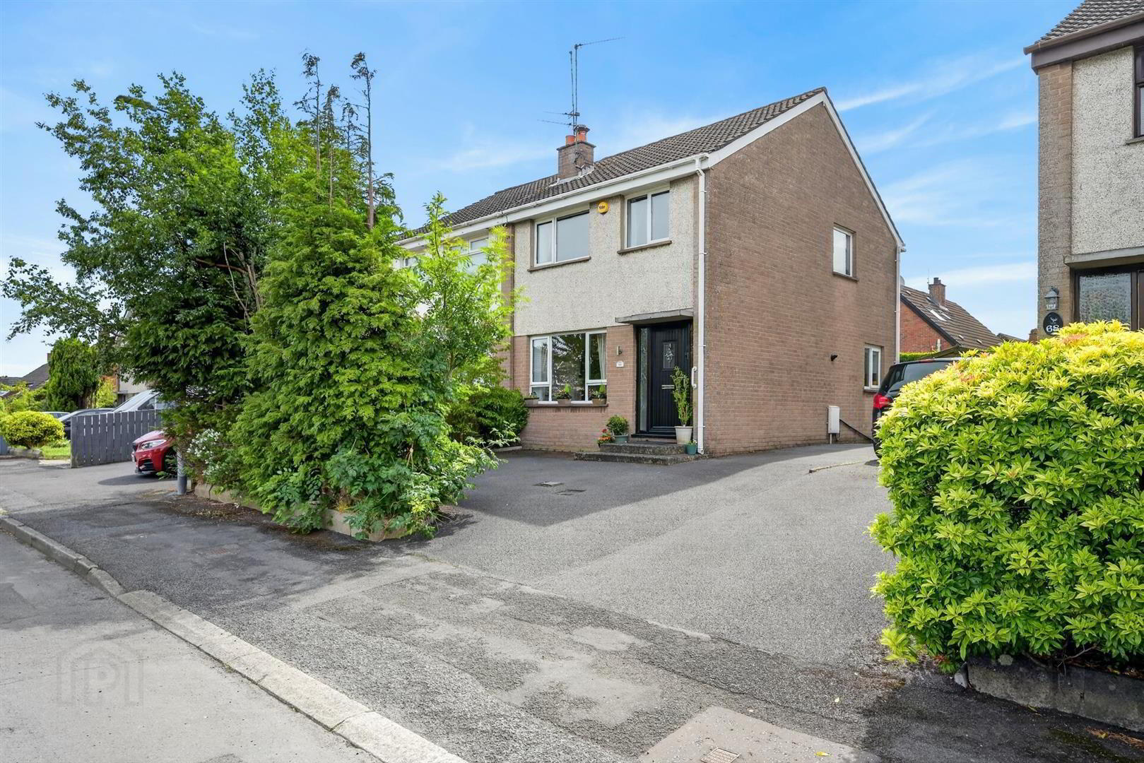 66 Trossachs Drive 1 of 28