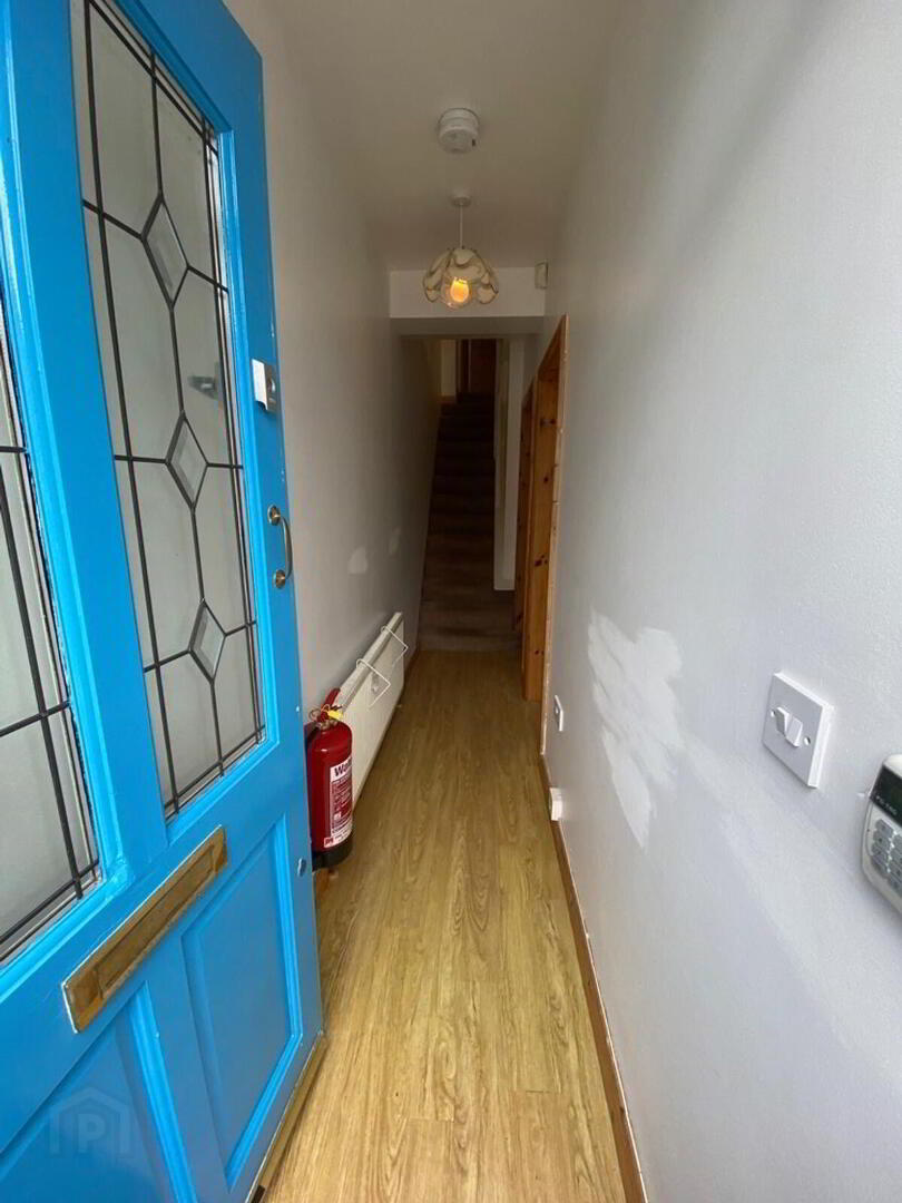 25 St Albans Gardens 2 of 13