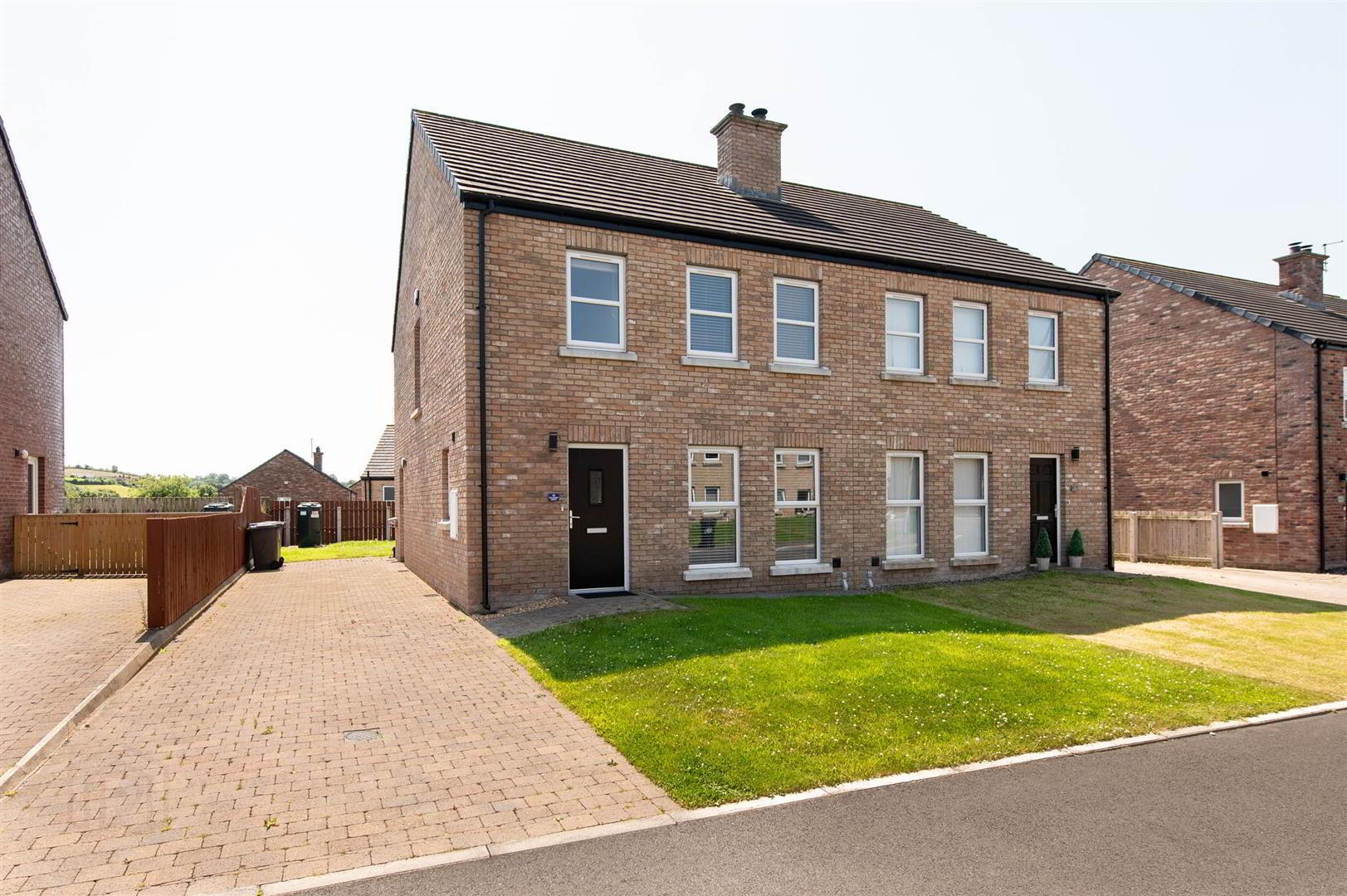 63 Millbank Grove 1 of 27