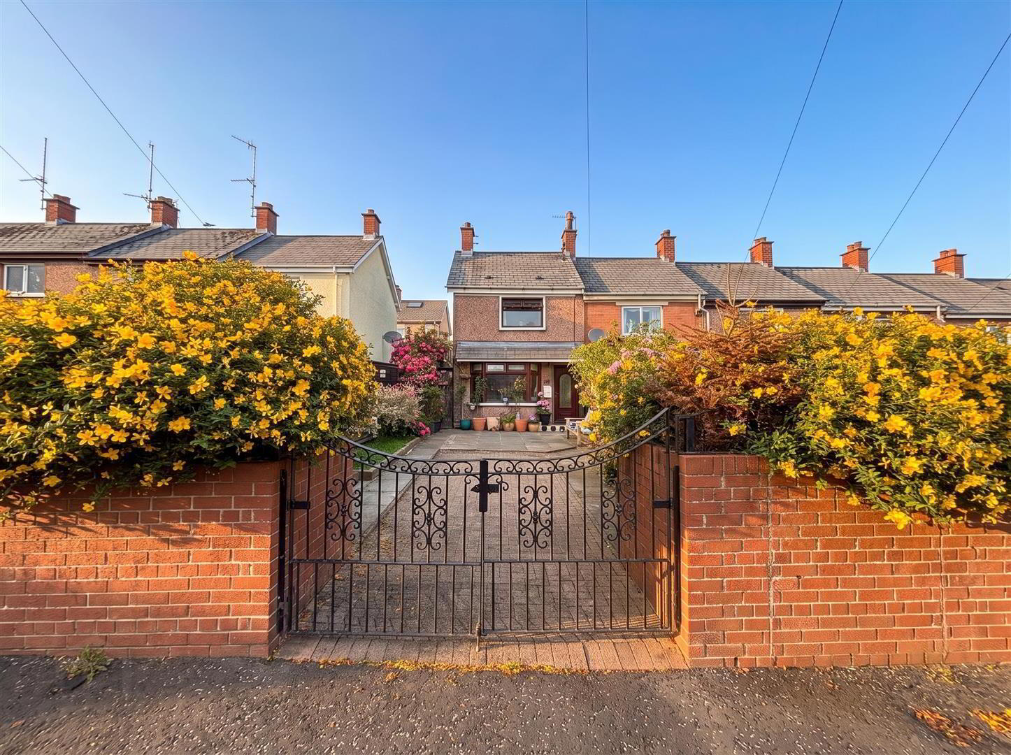 46 Stratford Gardens 2 of 26