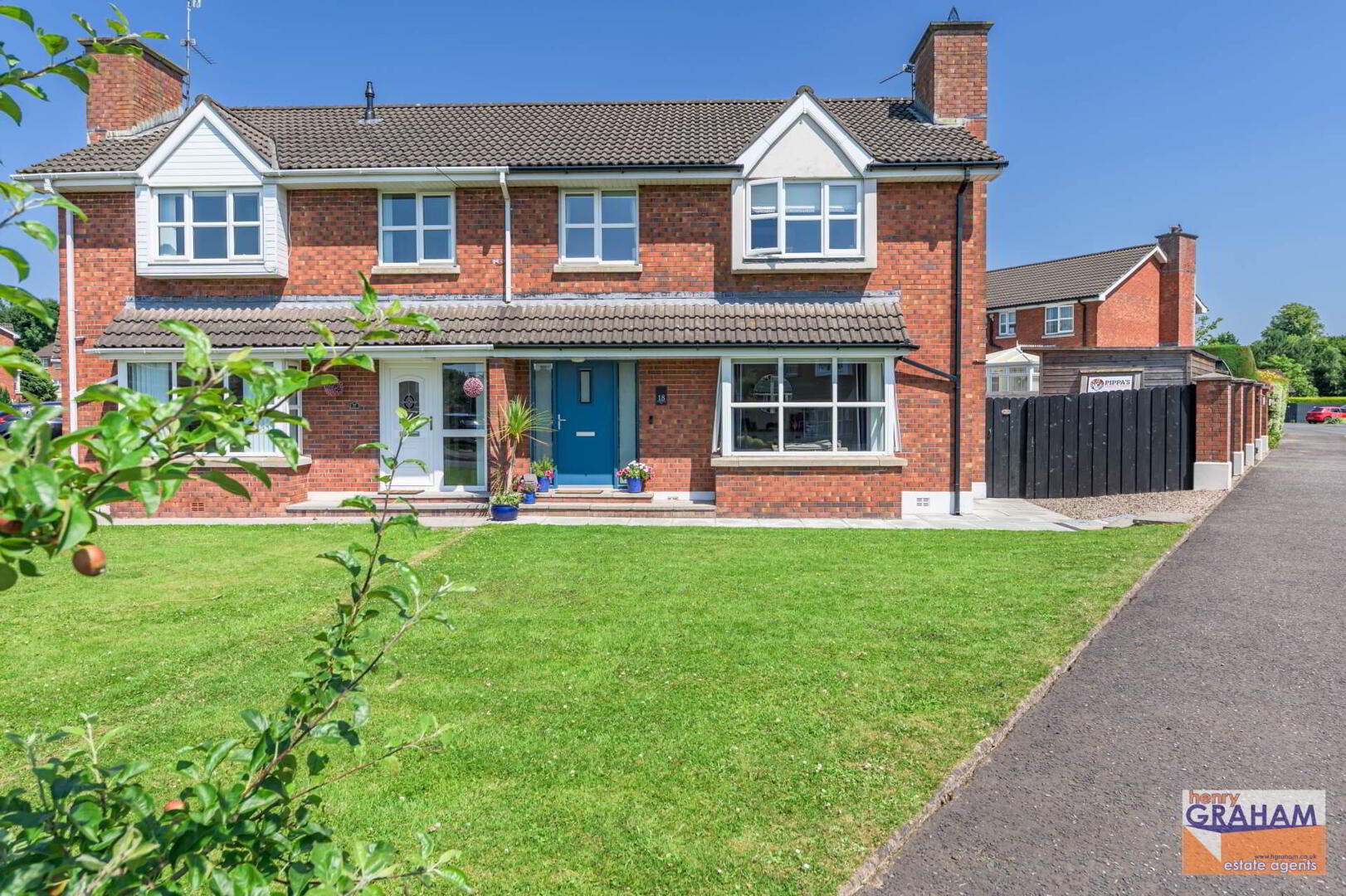 18 Knockdarragh Park 1 of 36