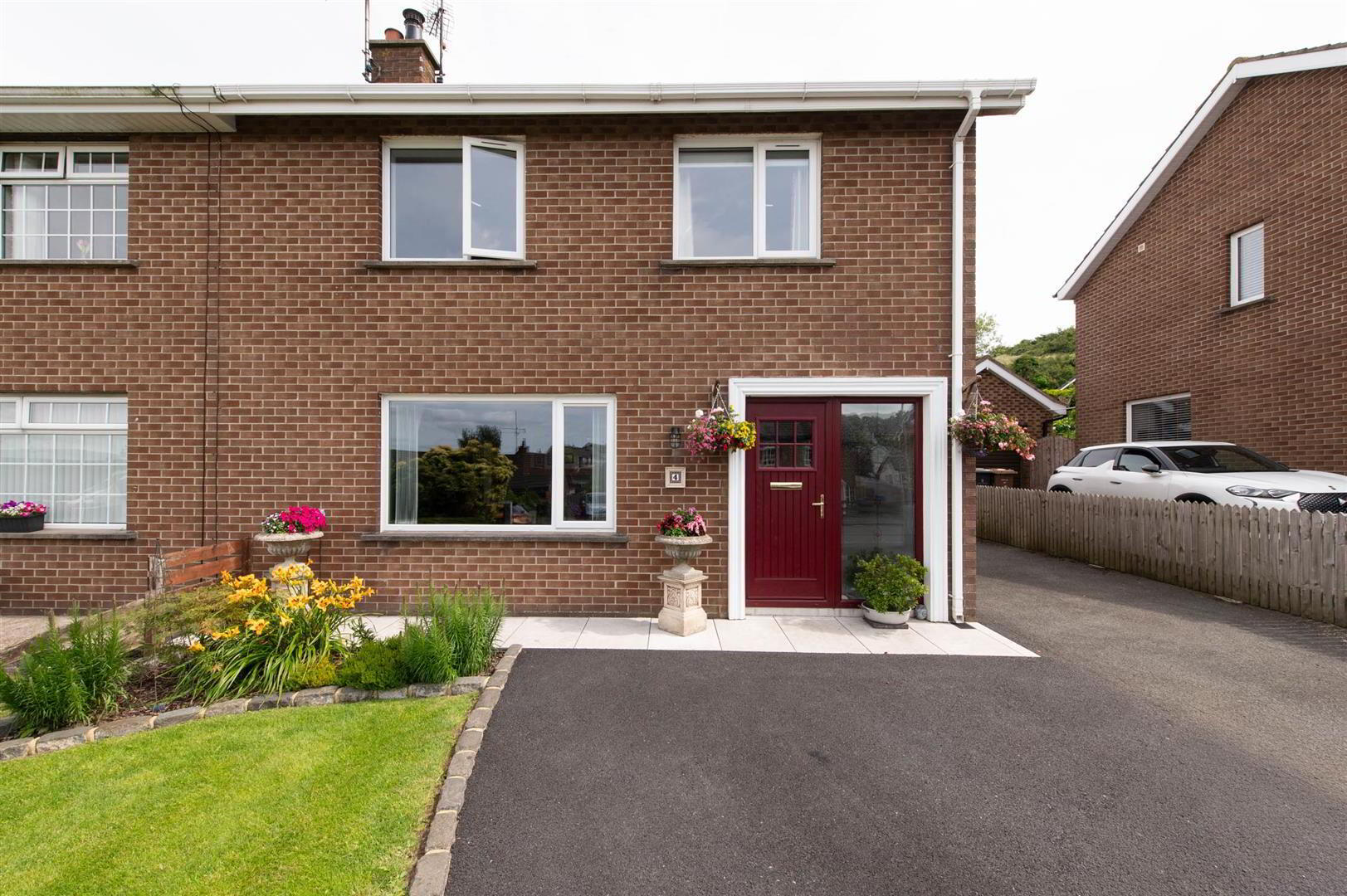 4 Braeside Drive 1 of 34