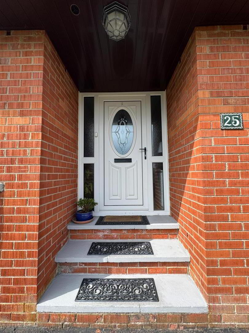 25 Hightown Gardens 18 of 18
