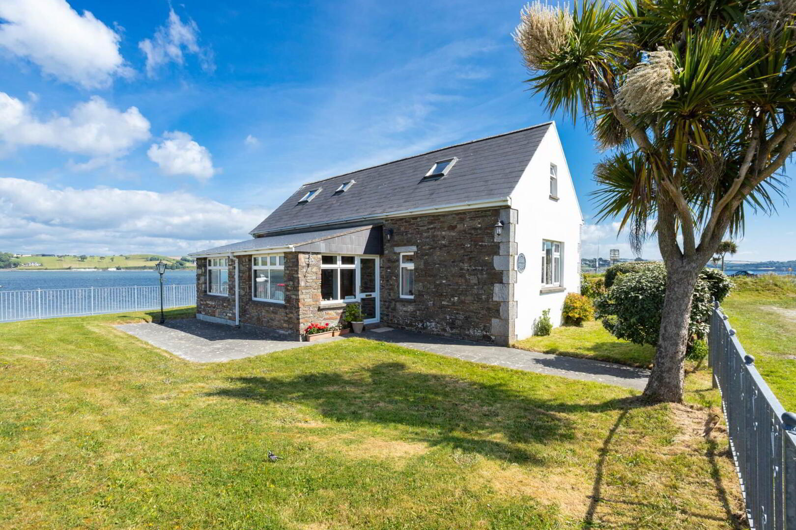 The Boathouse, Woodpoint 3 of 47