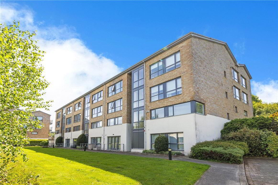 5 Woodside Hall 1 of 13