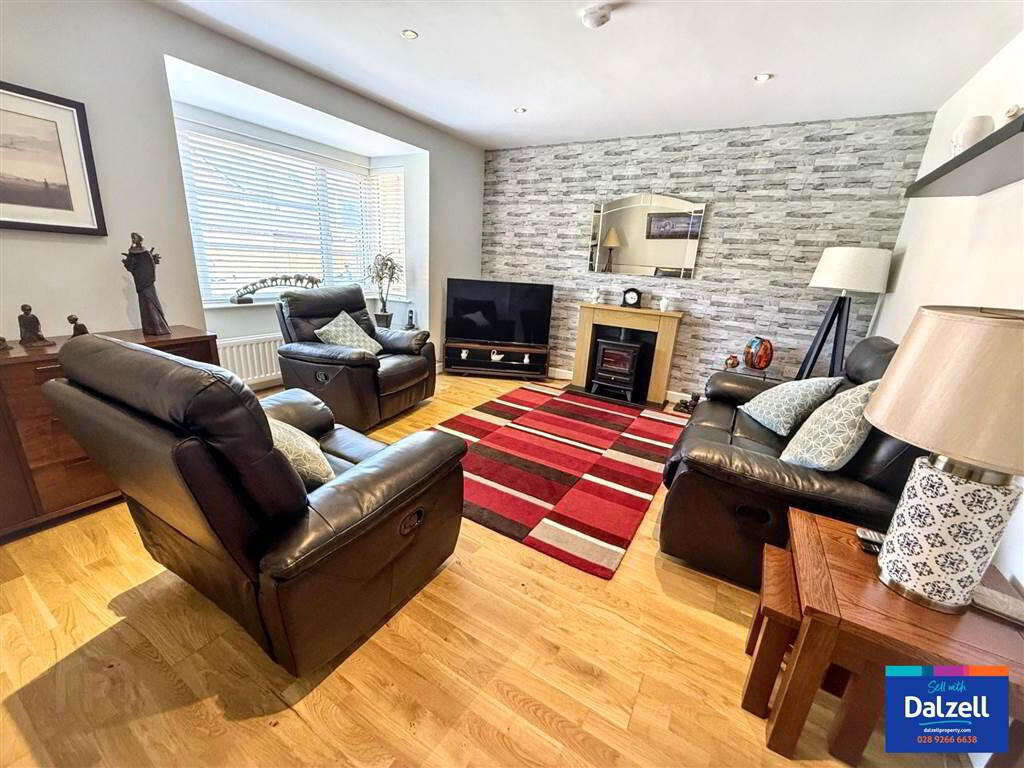 7a Holstein Crescent 2 of 22