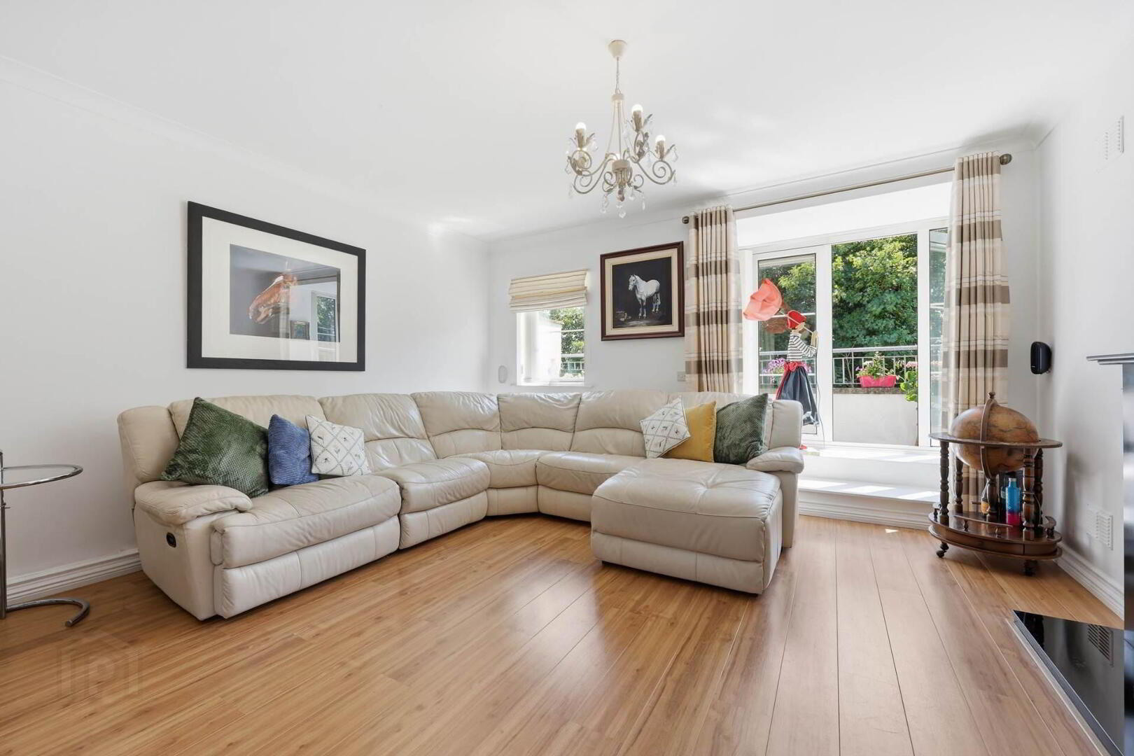70 Summerseat Court 3 of 18