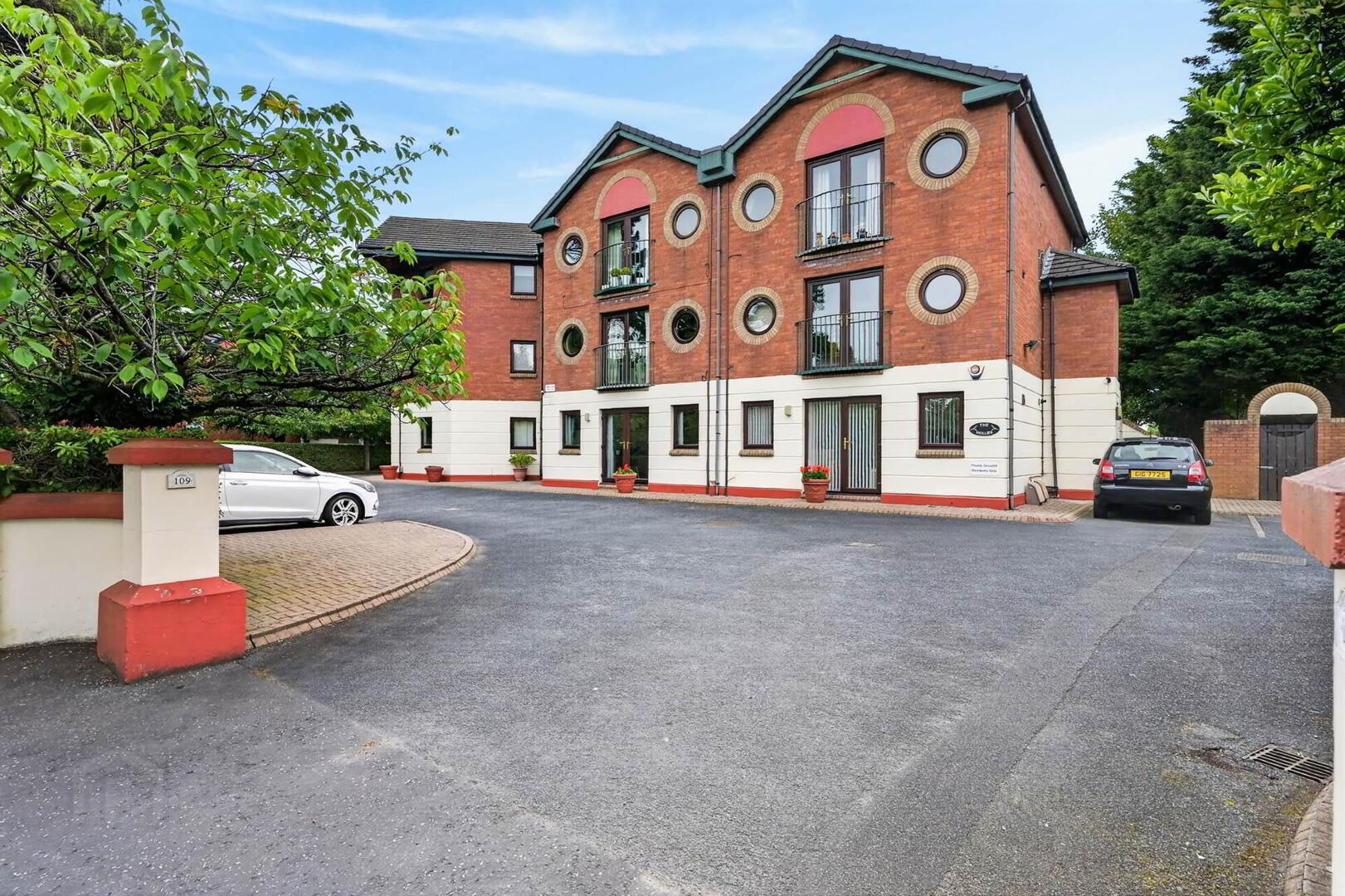 Apartment 5 The Hollies 109 North Road 1 of 22