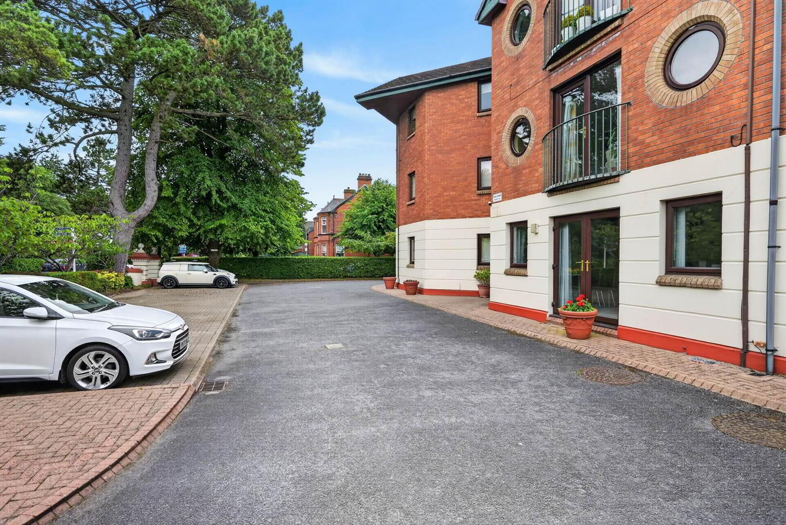 Apartment 5 The Hollies 109 North Road 2 of 22