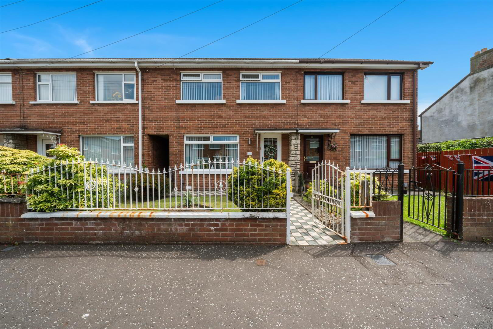 7 Larkfield Grove 2 of 21