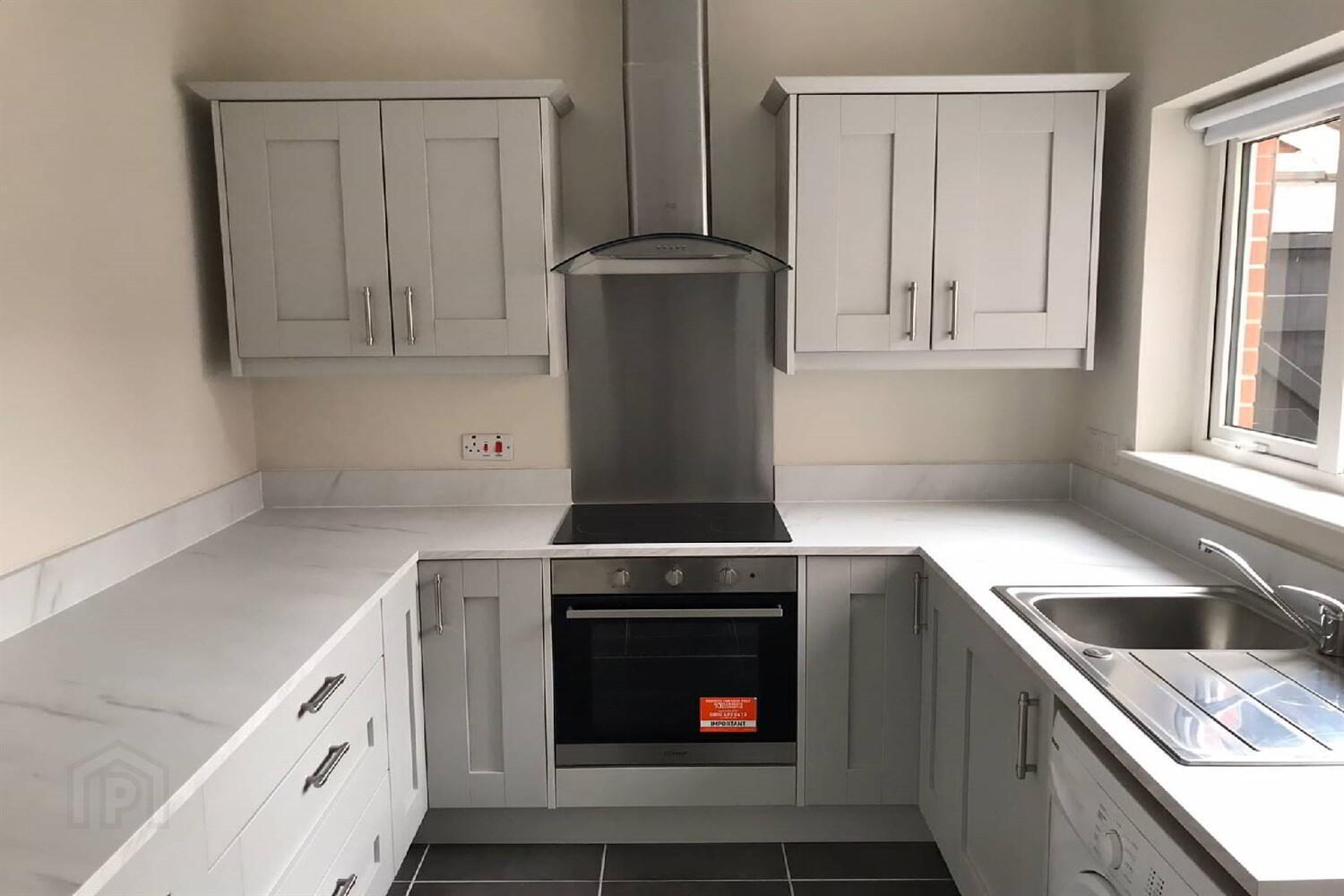 35 Dunraven Avenue 2 of 12