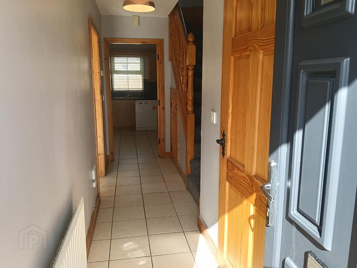 17 Garag Hill 2 of 10