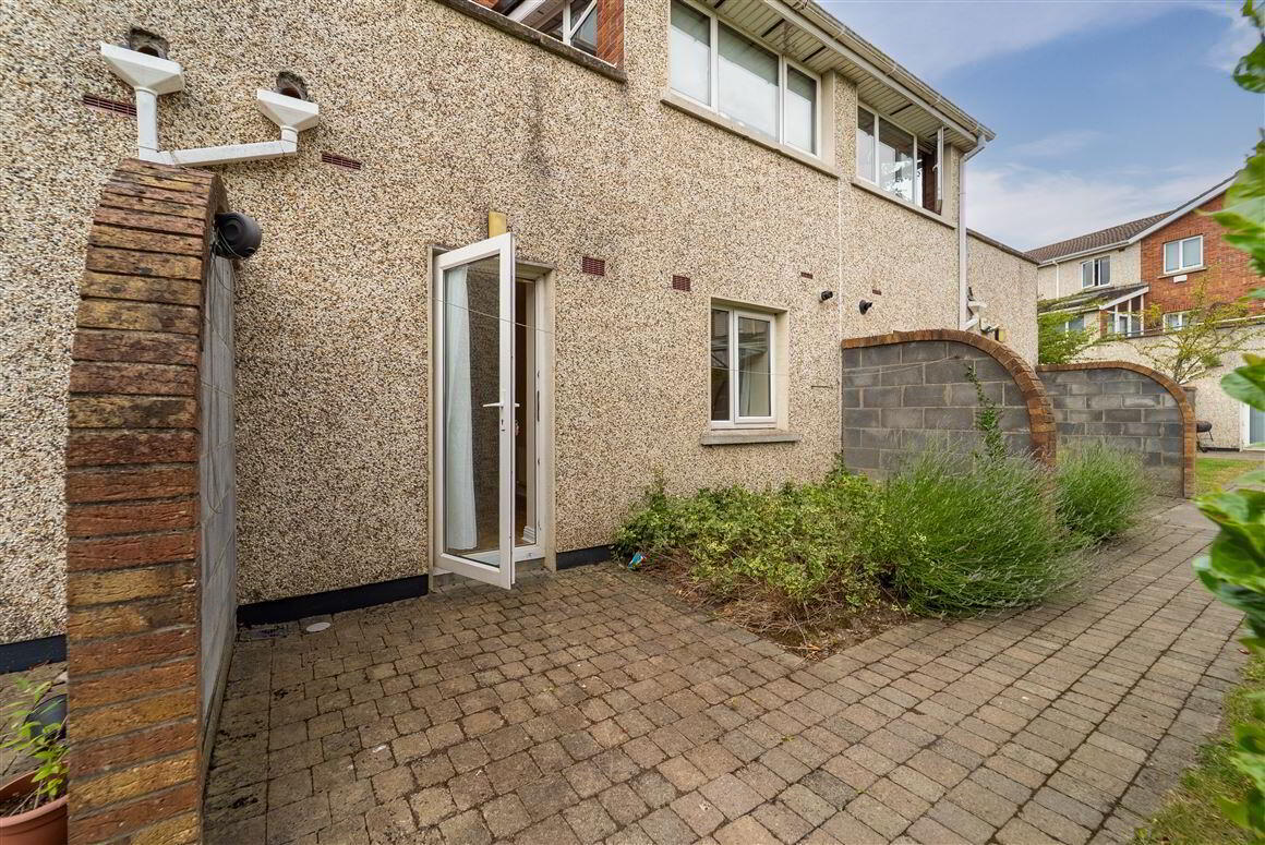 8 Carrigmore Manor 12 of 13