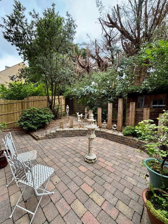 5A Windsor Close 9 of 9
