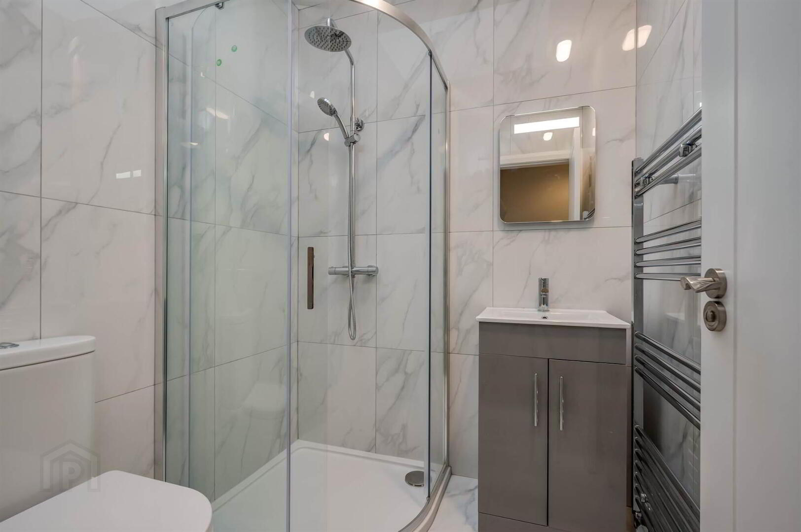 Apt 8, 41 Wellington Park 8 of 9