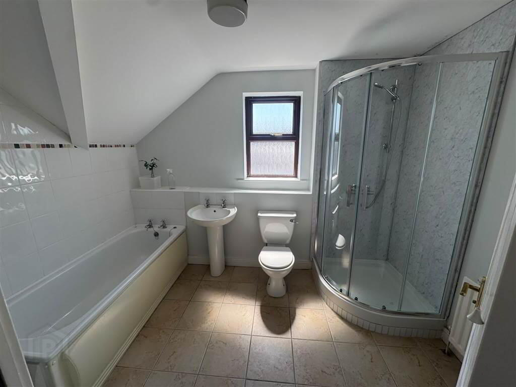 11 Lanyon Manor, Lanyon Manor, 2 - 4 Eglantine Place 12 of 13