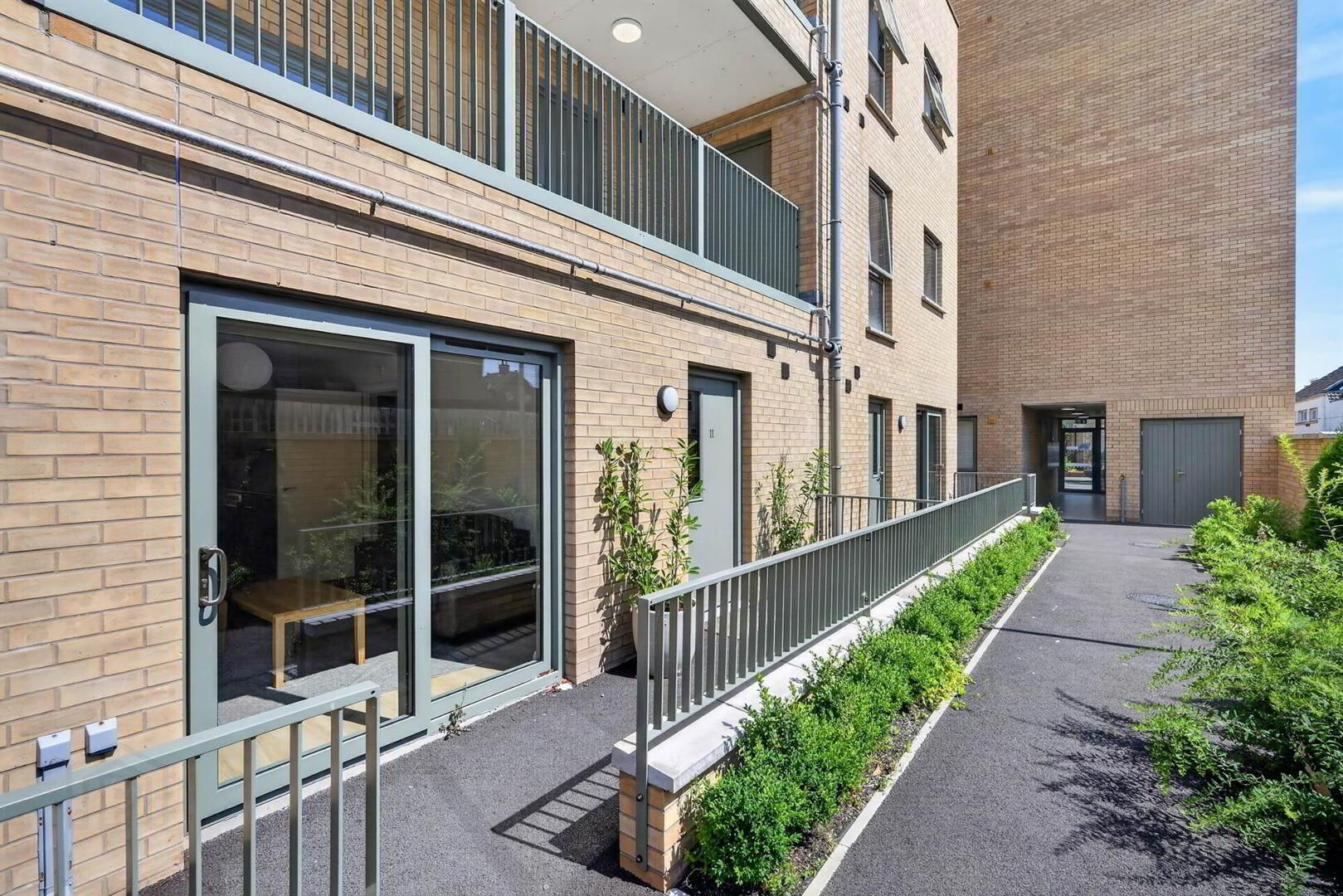 11, 31 Apsley Street 3 of 16