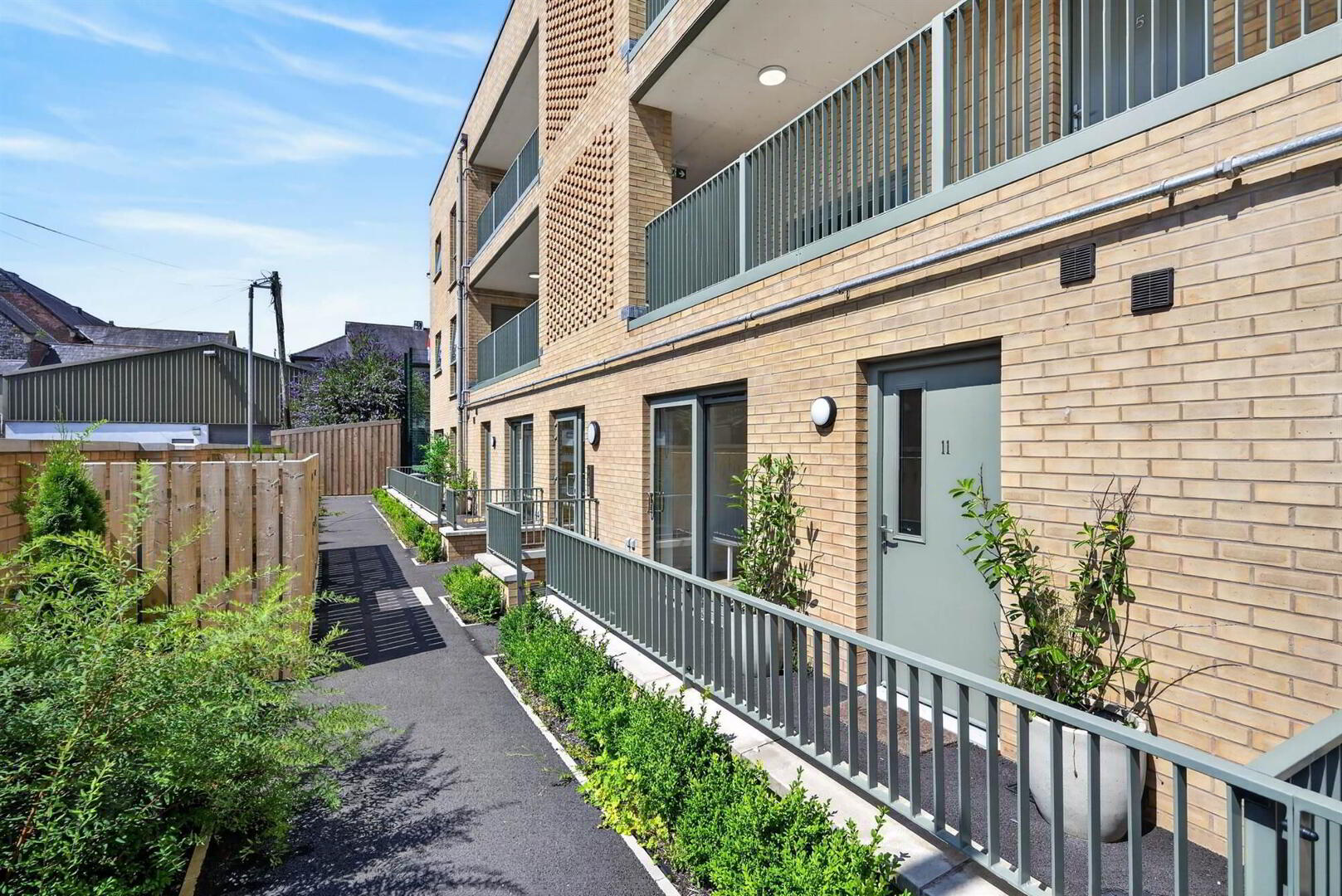11, 31 Apsley Street 2 of 16
