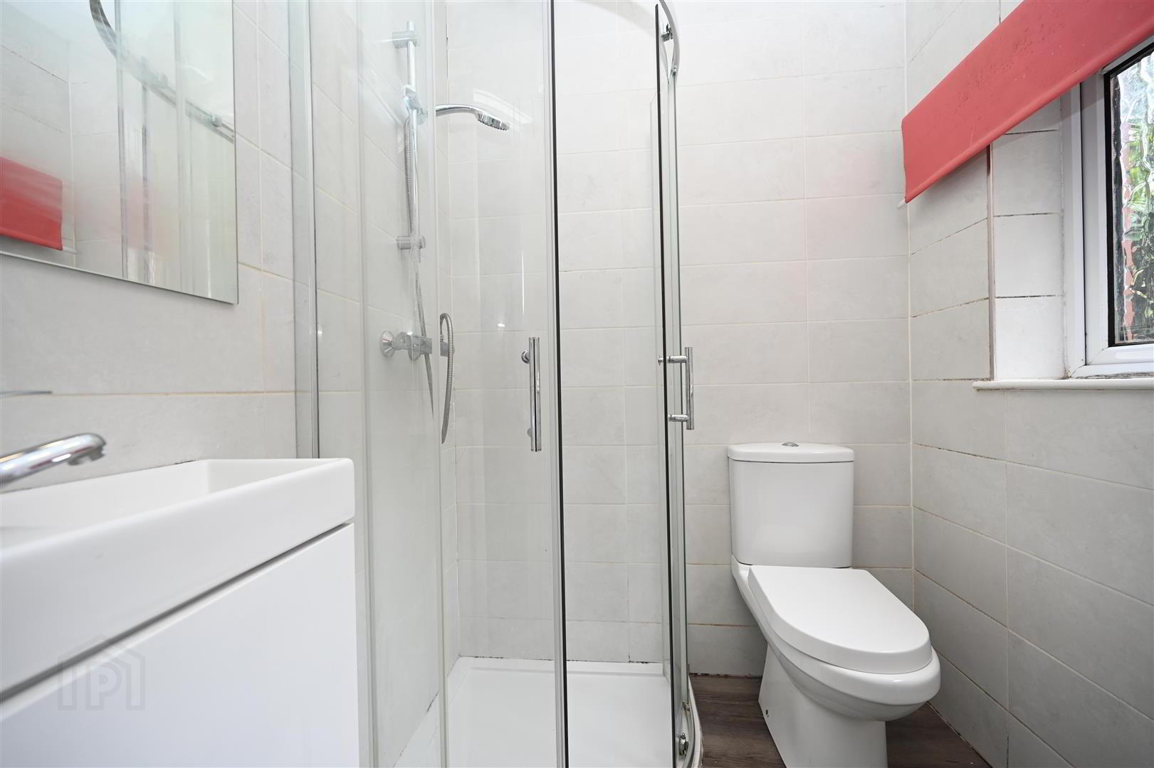Room 8, 9 Eglantine Avenue 8 of 8