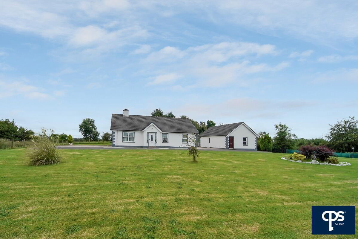 17 Cloghan Road 3 of 40