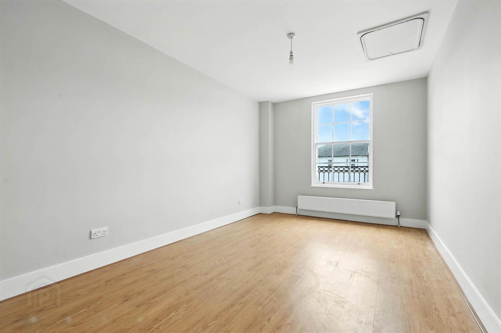 47 Lisburn Square 14 of 15