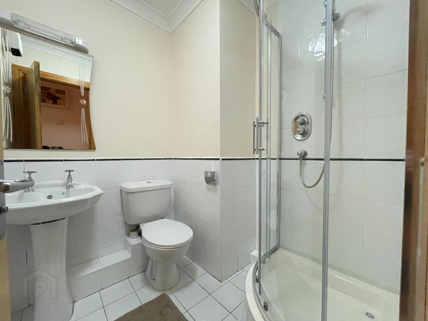 Glaslyn Apartments 9 of 9