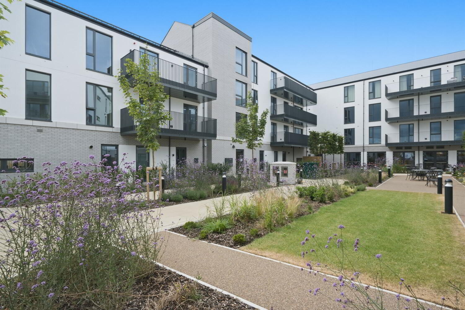 Apt 20 The Residences, Kings Hall Lane 3 of 24