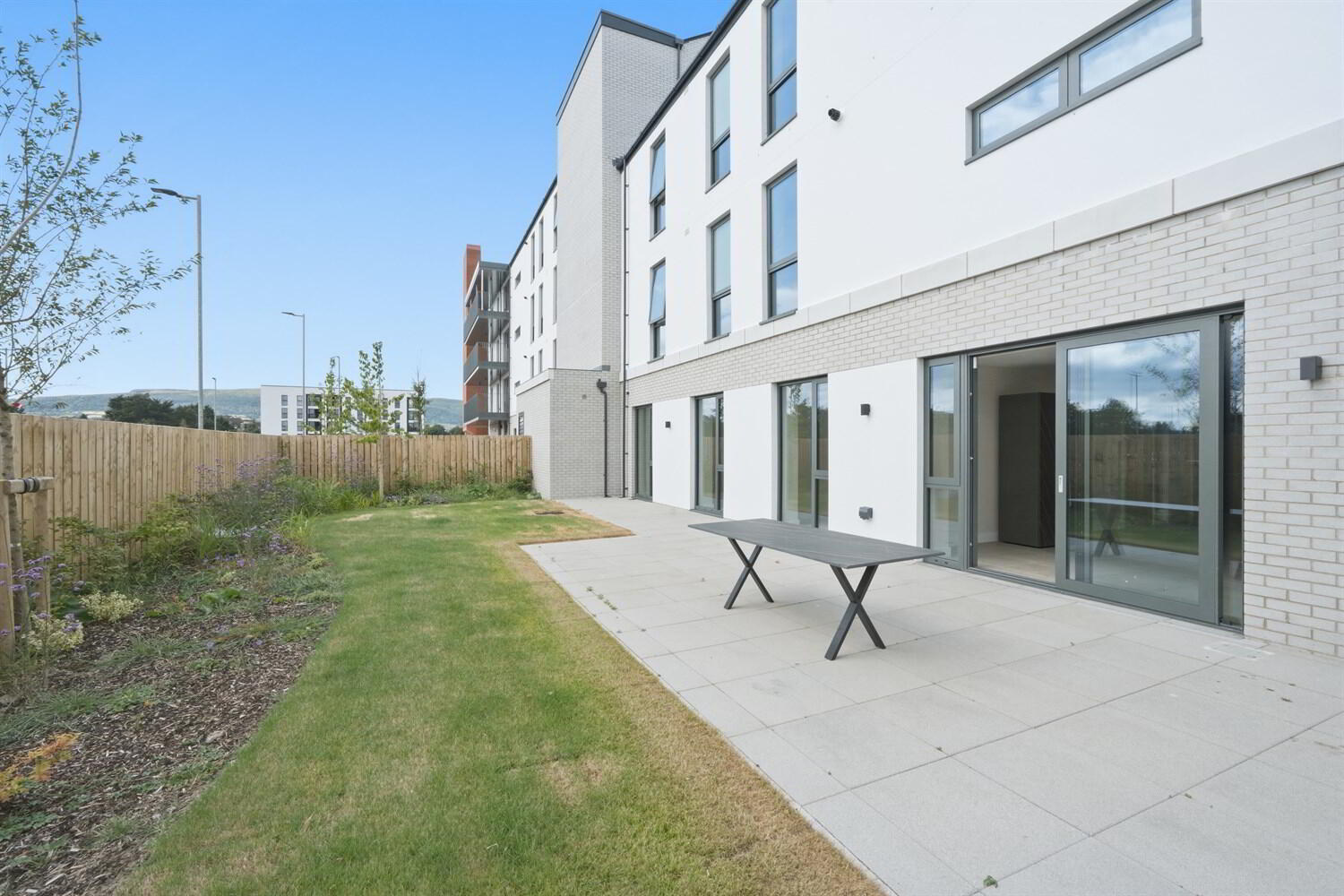 Apt 20 The Residences, Kings Hall Lane 23 of 24