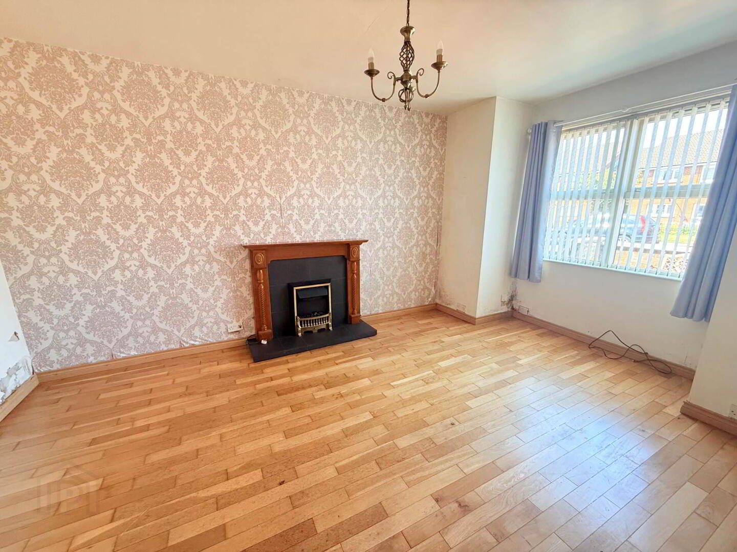 15 Willowfield Street 3 of 10
