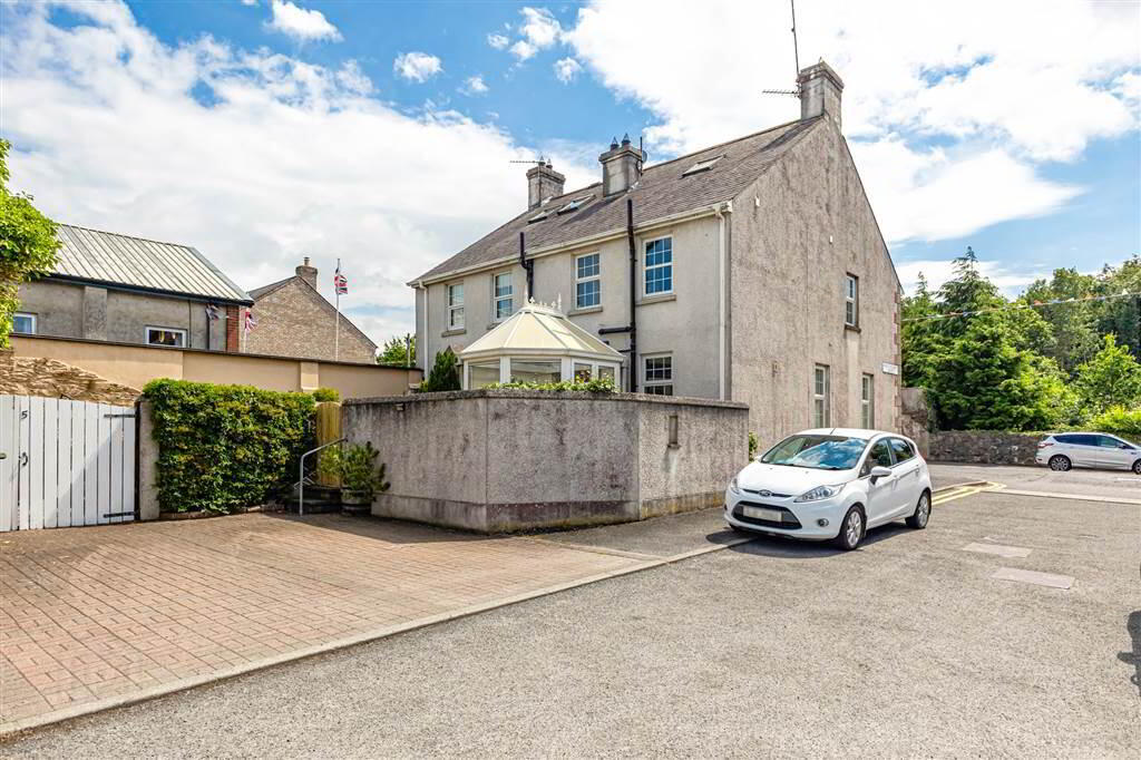 5 Hamilton Harty Court 27 of 28