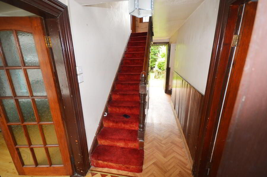 West, End 2 of 14