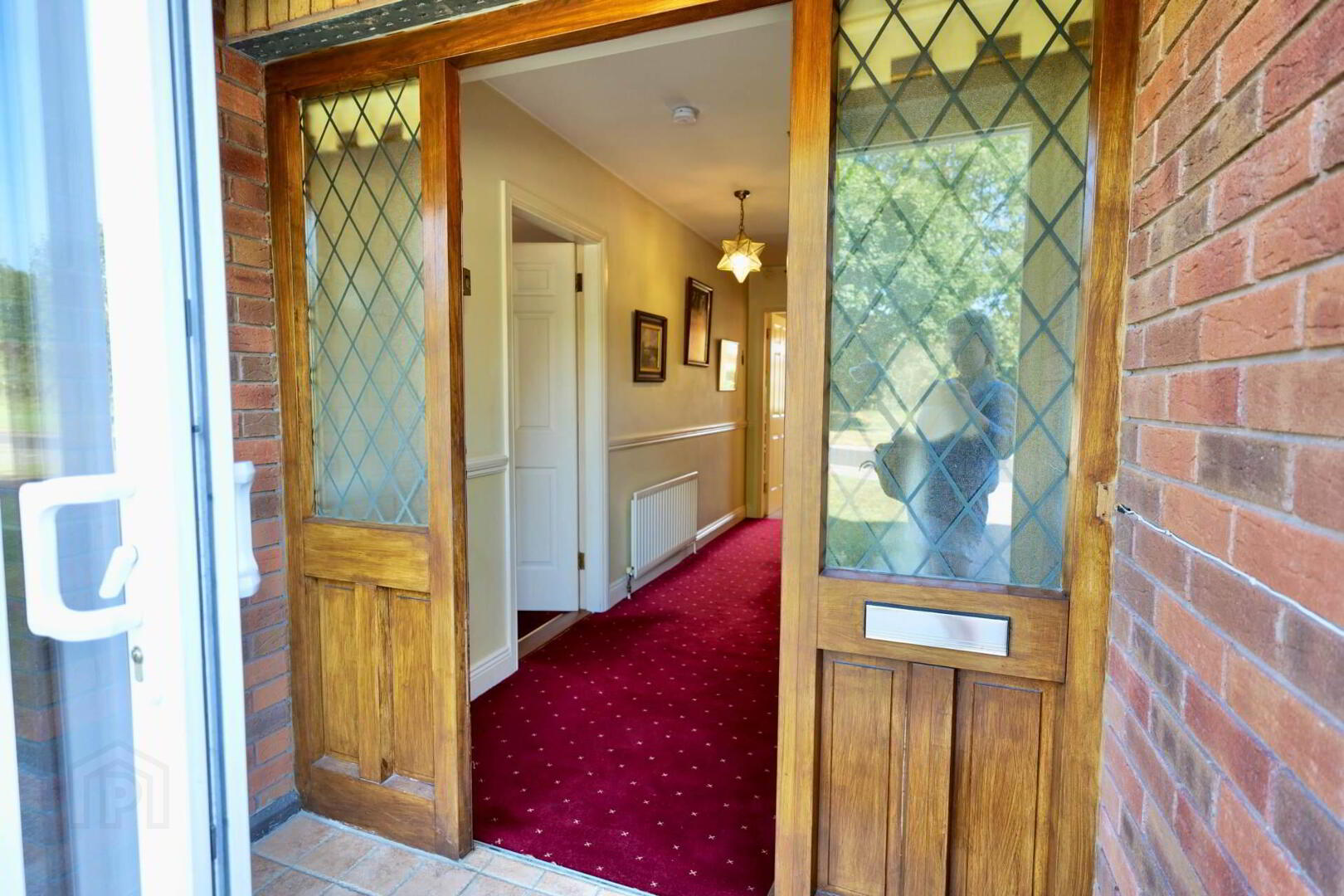 16 Meadow Vale 2 of 21