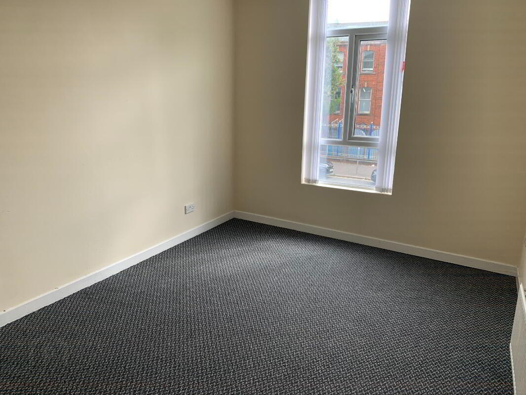 Apt 1, 121 Falls Road 7 of 7