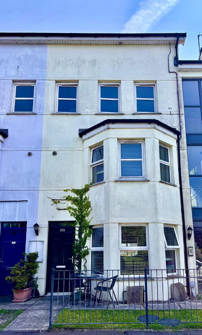173 Linen Crescent 1 of 11