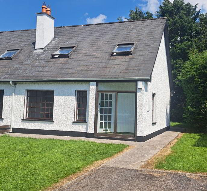 2 Woodlands Avenue 1 of 24