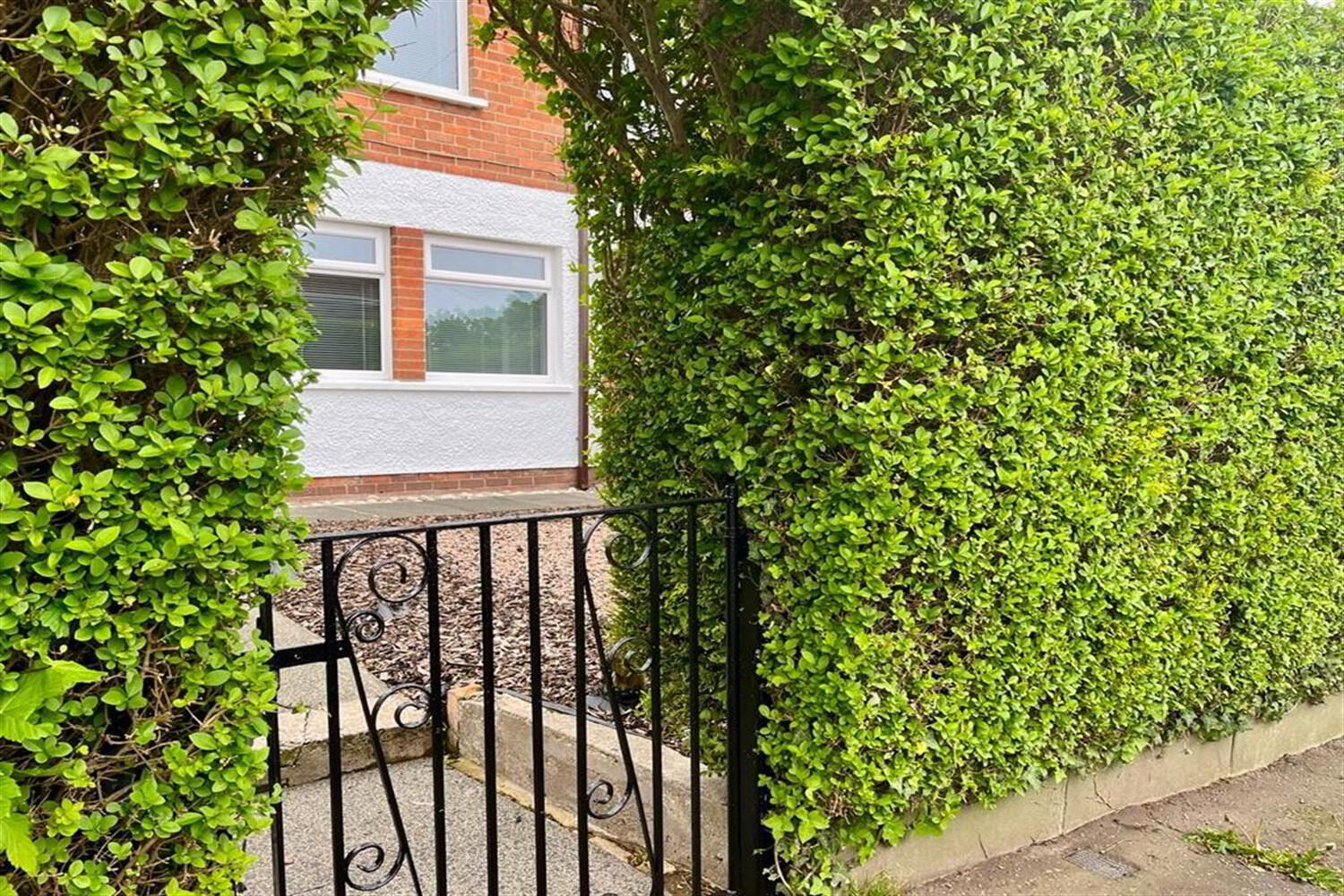 20 Willisfield Avenue 2 of 22